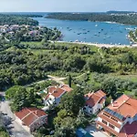 Beautiful In * Pula